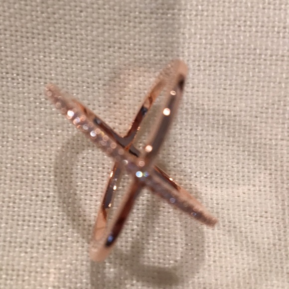 NEW Cubic Zirconia rose gold ring - Picture 5 of 5